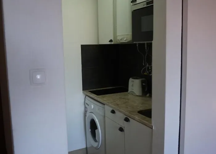 Alfama Facing Riverside Front * Lizbona