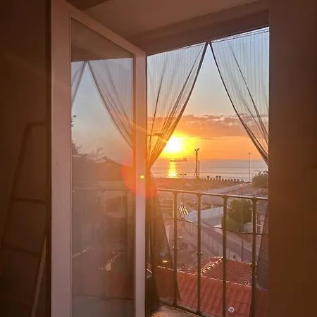 Апартаменты Alfama Facing Riverside Front *