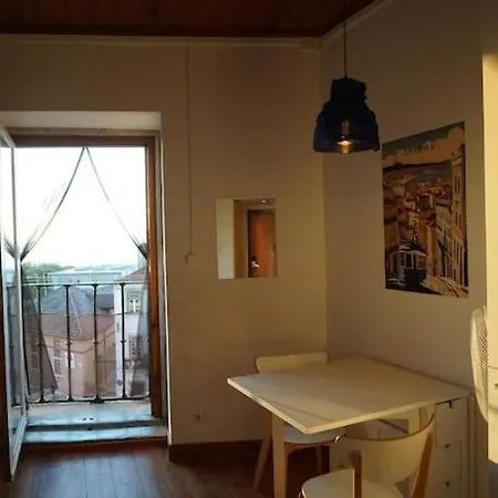 Alfama Facing Riverside Front * Лиссабон